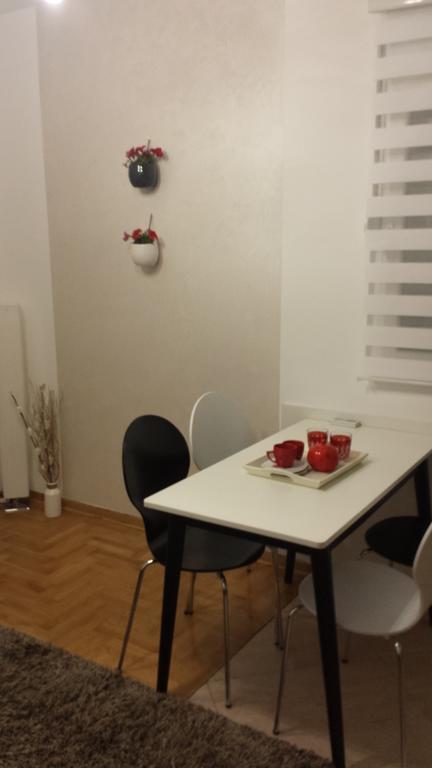 Apartment Fini Tivat Exterior photo
