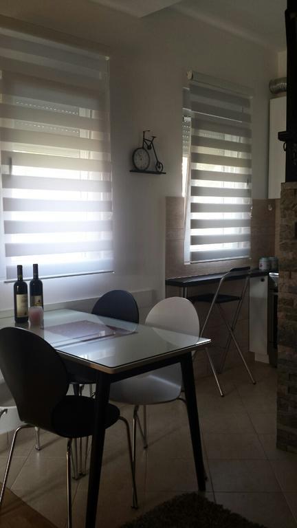 Apartment Fini Tivat Exterior photo
